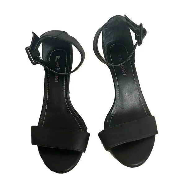 Tesori Women's 5M strappy Black Heel shoes 2 inch Heels with Flaws - Picture 2 of 14